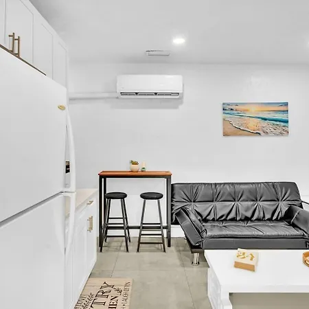 Boutique One Bdrm Close To Aventura Mall & Beach Hallandale Beach Exterior photo