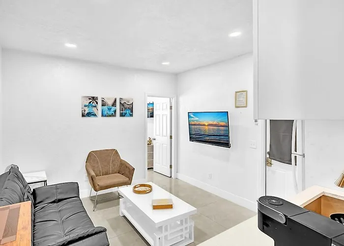Boutique One Bdrm Close To Aventura Mall & Beach