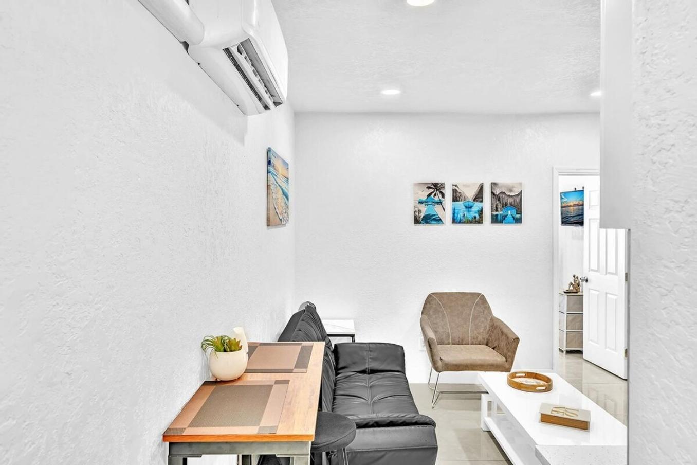 Boutique One Bdrm Close To Aventura Mall & Holiday home Hallandale Beach