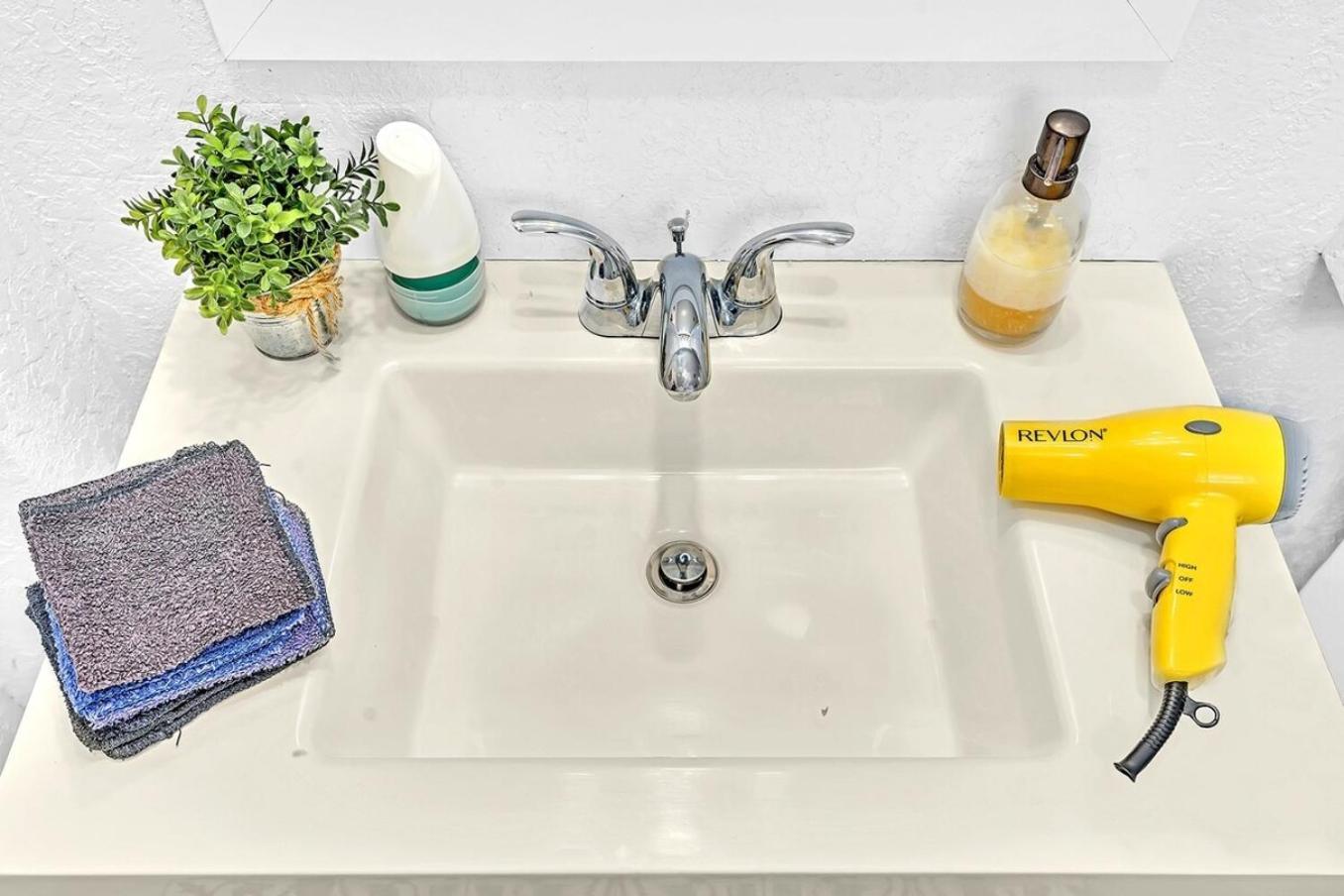Boutique One Bdrm Close To Aventura Mall & Hallandale Beach